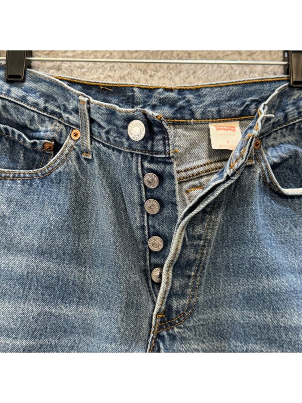 Levi’s Vintage Jeans Women’s 9 Button Fly Light Denim High Rise Mom Style 1980s - Picture 3 of 10